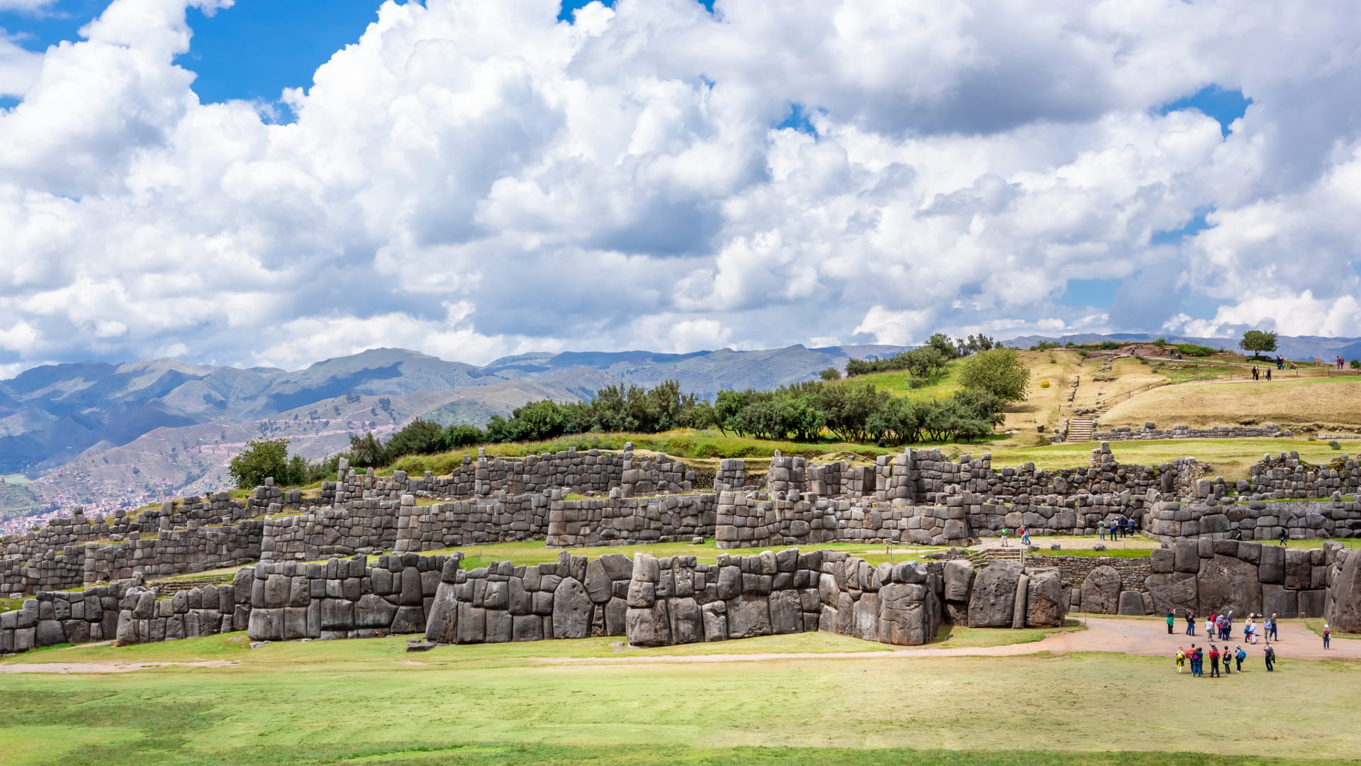 Exploring Sacsayhuaman ruins: A Cusco Travel Guide