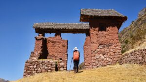 Inca Trail Hike Tour to Huchuy Qosqo