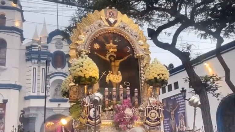 Señor de los Milagros Procession Route: Faithful Gather Across Lima